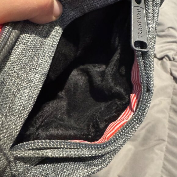 Herschel Pop Quiz Backpack 22L Raven Crosshatch Gray - Picture 11 of 14